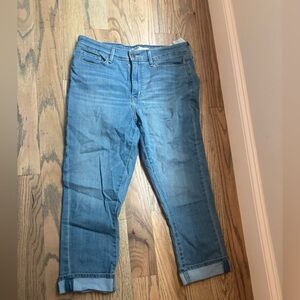 Levi Mid-Rise Capri